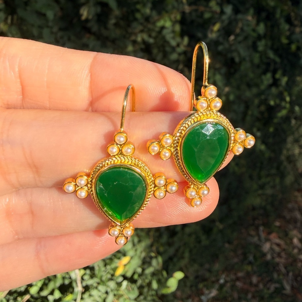 Retro look Stud Green Drop Earrings - Picture 3 of 4